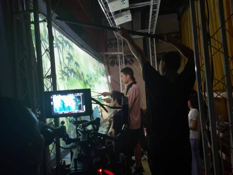 清远TVC拍摄公司：美妆时尚造梦师，雕琢细节中的高级质感